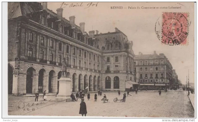CPA Rennes - Palais du Commerce et statue Lebastard