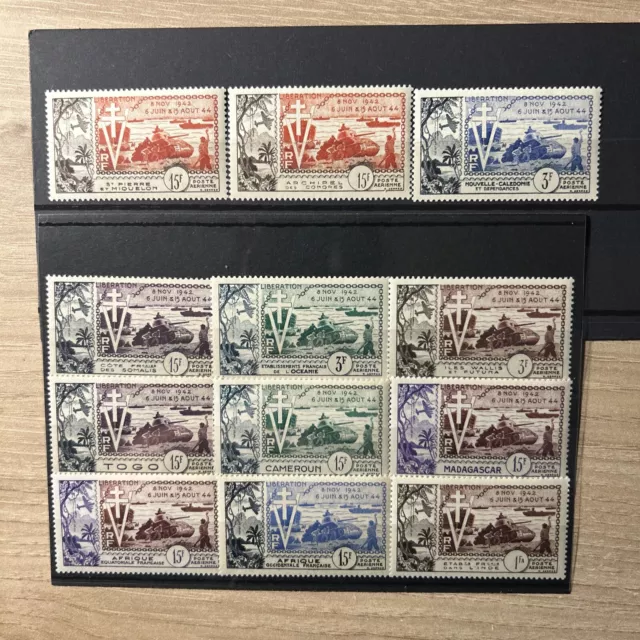 timbres colonies françaises Série 10 e Anniversaire De La Libération Complète **