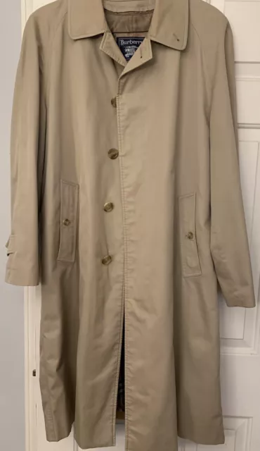 Vintage Men’s Burberry trench coat (wool lining) 36R (46us?)
