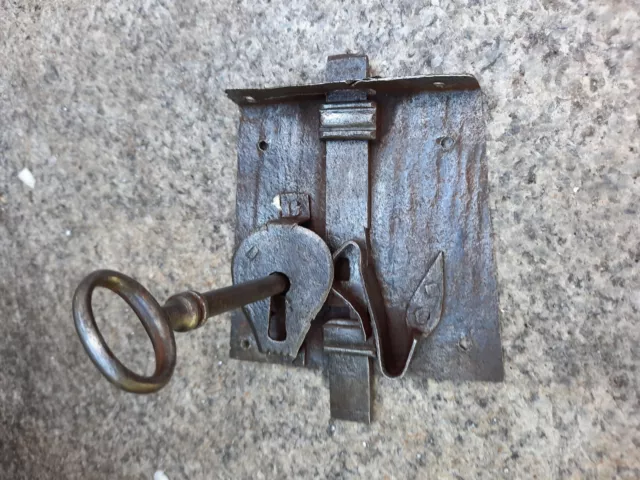 Historisches  Schubladenschloss, Truhenschloss mit Schlüssel Biedermeier um 1820