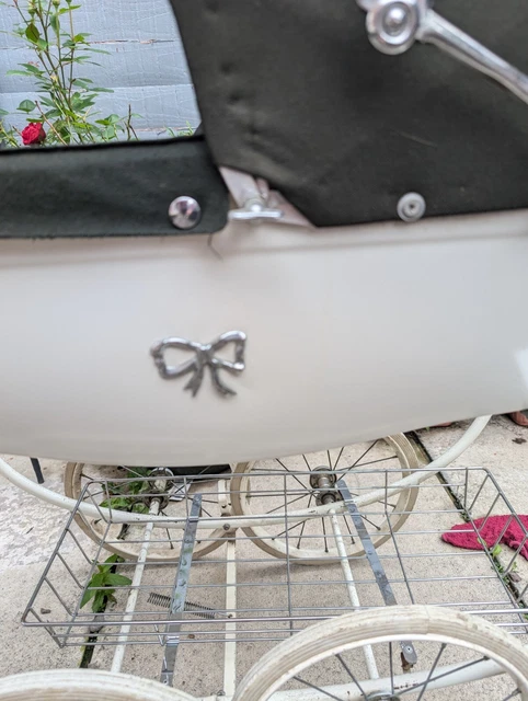 VINTAGE 1950'S SILVER Cross Coach built Dolls Pram Shopping - Main Image