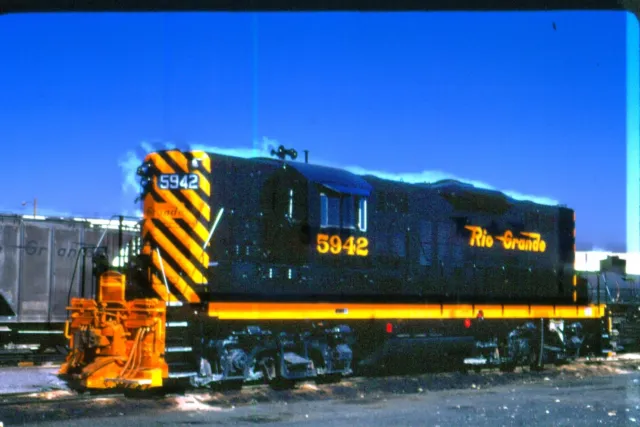DRGW 5942 GP-9, Denver, Co, 06/70; Kodachrome Original