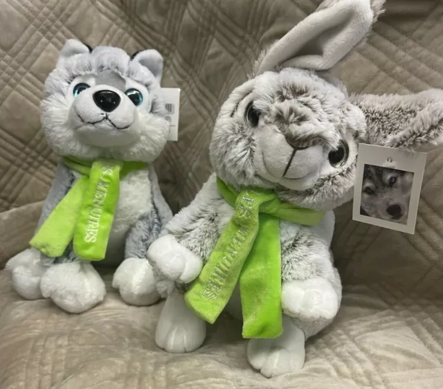 Lot de 2 peluches chien, lapin( les menuires ) écharpes vertes