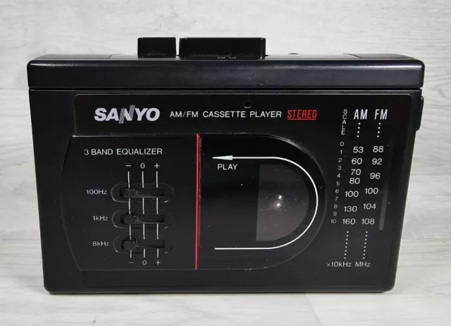 Sanyo M GR78 Vintage Personal Stereo AM/FM Cassette Player - Working Order