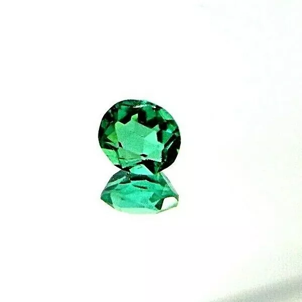 1x Émeraude/Emerald- Ovale à Facettes 4,4x5,0x3,2mm 0,44ct. (4000CC)