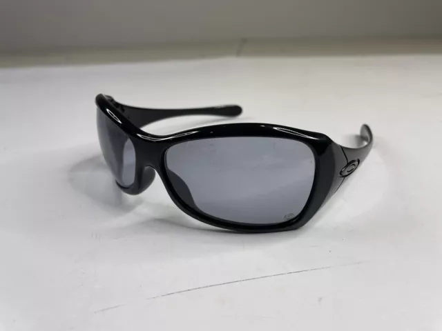 Oakley Grapevine Grey Lenses Women's Sunglasses Frame Black