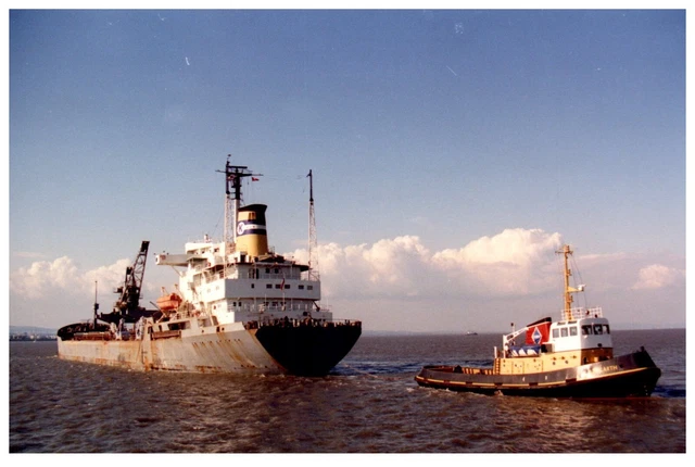 Bajka (1972) Bulk Carrier Photo VTG 4x6" London c 1970's IMO 7230252 Tug Pilot