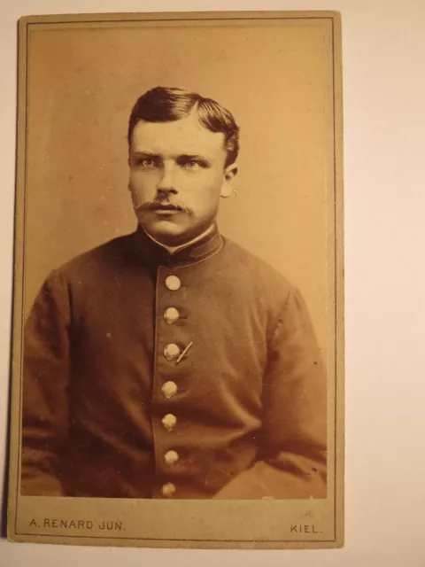 Kiel - Soldat ? Beamter ? mit Bart in Uniform - Portrait / CDV