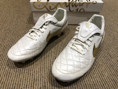 NIKE TIEMPO LEGEND V R10 Ronaldinho 'Touch Of Gold\
