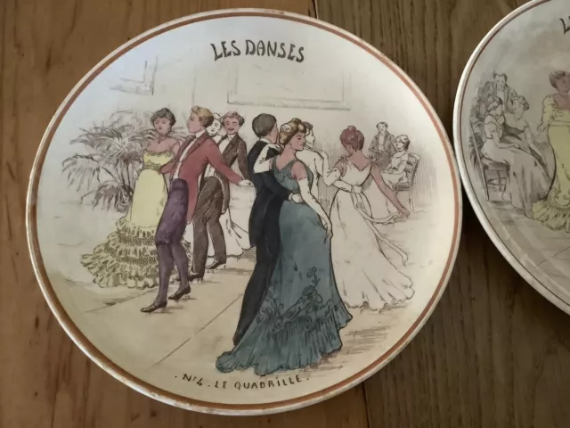 lot de 2 assiettes anciennes numérotées Creil et  Montereau  :    « les Danses »