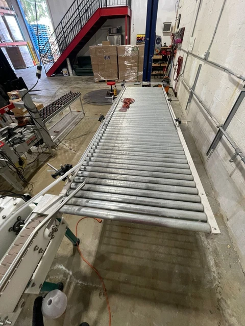 accumulating roller conveyor