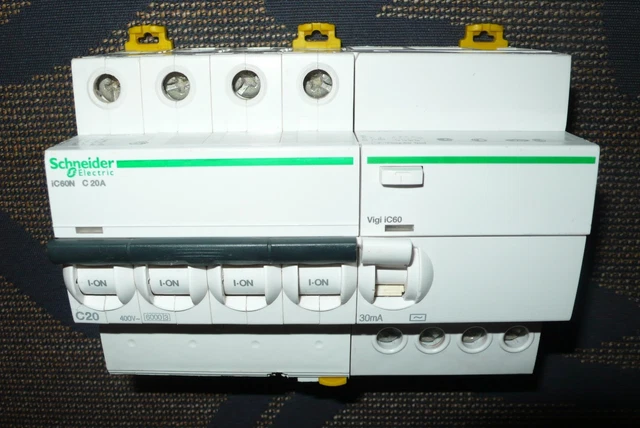 Disjoncteur Différentiel Schneider Electric 25A 30mA 4P - Réf. A9N21067 / A9N21470