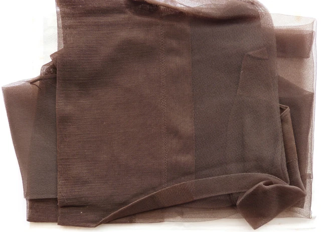 LUCKY CIRCLE LARGE Size Vintage RHT Seamfree Nylon Stockings in a Mid ...