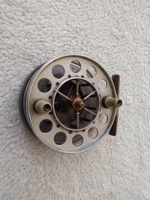 STRIKE RIGHT CENTRE Pin Vintage 3.25 inch Ratchet Fishing Reel £8.99 -  PicClick UK
