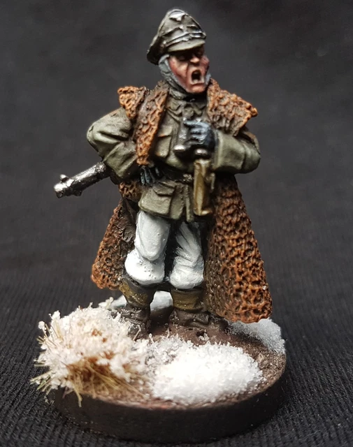 Warlord Games German Heer HQ Winter - 28mm Bolt Action WWII Wargaming Miniatures (5 Metal Figures)