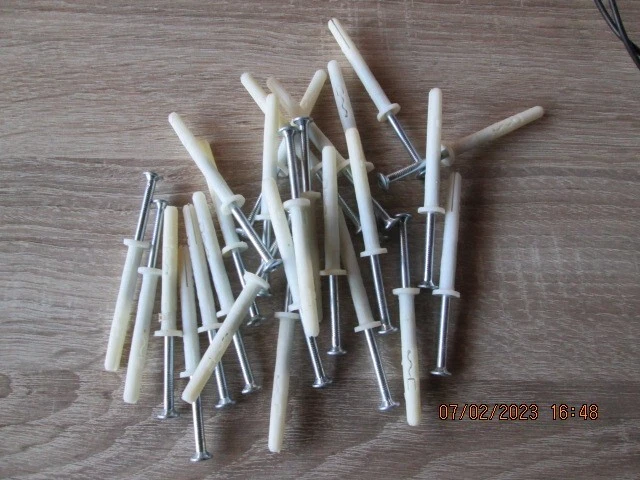 25 HILTI Schlagdübel HPS-1 6/25X50 Kunststoff Universal Dübel lang mit Schraube