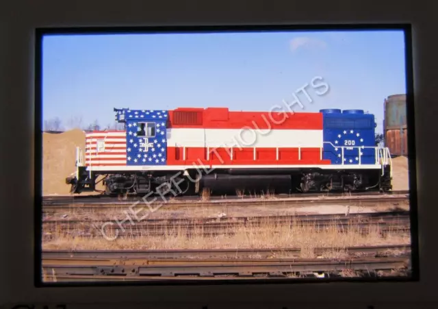 Duplicate  '75 Kodachrome Slide BM Boston Maine 200 GP38-2 Clean Paint    37R36