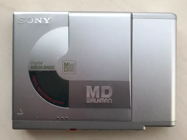 Sony MZ-R37 Walkman MiniDisc Recorder + Remote + Mains Adaptor AD-D2 + Sony Disc