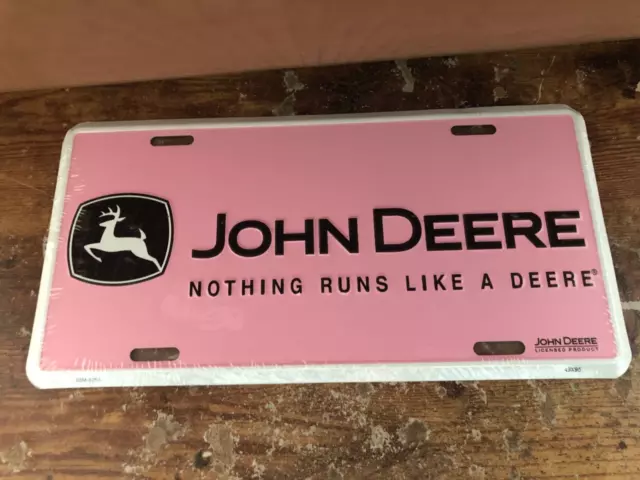 Sweet JOHN DEERE Metal License Plate NOTHING RUNS LIKE A DEERE unopened pink #1