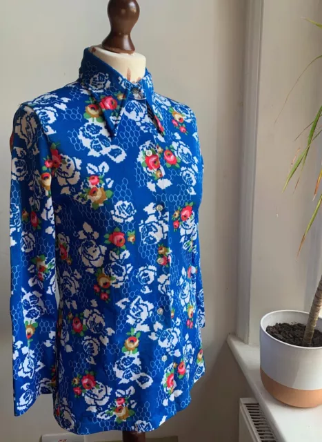 Vintage 70s Mod Nylon Blue Shirt with pink green & white florals, uk10/12 Medium