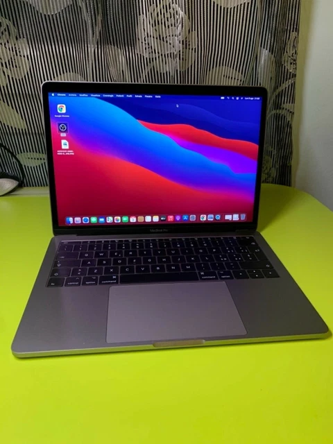 Apple MacBook Pro 13.3" (256GB SSD, Intel Core i5, 2.3GHz , 8GB) Laptop - Grigio