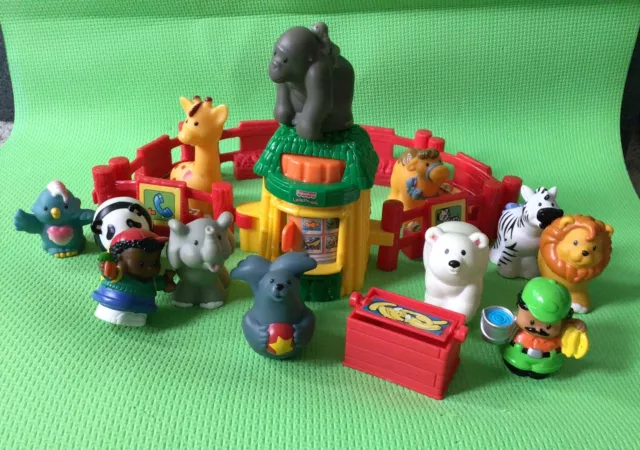 Fisher Price Little People Zoo With animal & People Figures Plus Fences