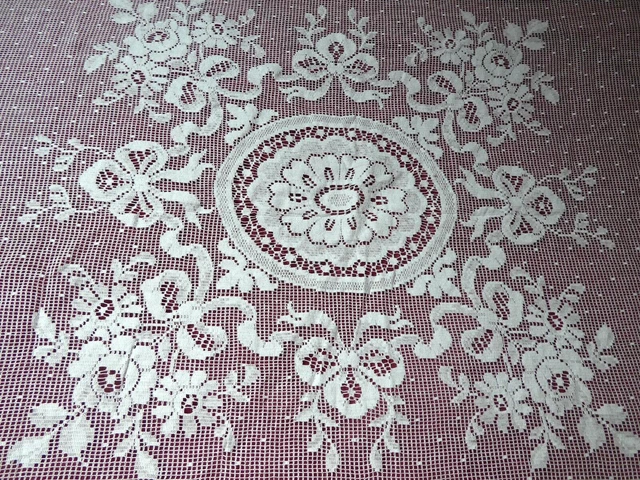 Dessus de lit en coton blanc , Ancien jeté de lit en crochet