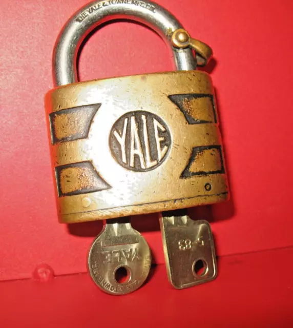 YALE & TOWNE "BICENTRIC' PADLOCK/ yale lock/ locksmith /  salesman  sample/lock