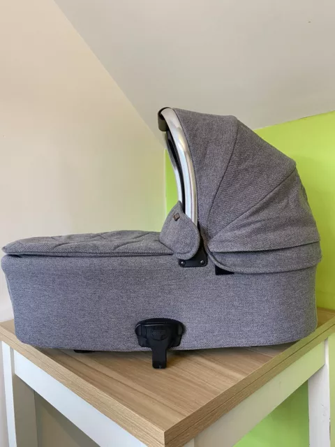 Mamas & Papas Ocarro Pram Carrycot - Grey Twill Pushchair