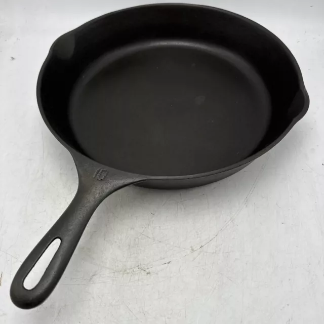 Wagner Unmarked 10 Cast Iron Skillet 11 3/4 Inch Flat