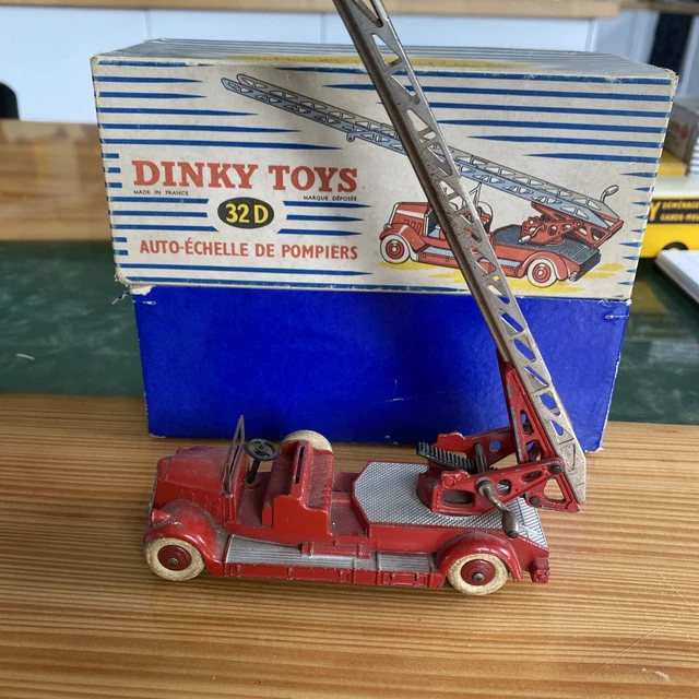 Dinky Toys - 1:43 - Auto-Echelle de Pompiers Delahaye N°32D