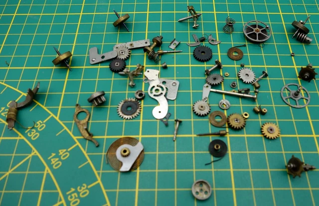 Lot De Montres Goussets Anciennes Et Autres - Pour Pièces Ou Restauration - Bon état