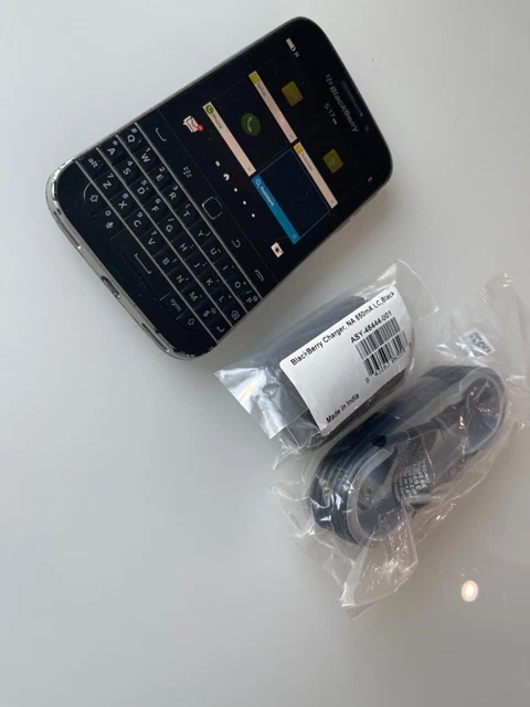 BLACKBERRY CLASSIC SQC100-4 16GB Black (Unlocked) Smartphone