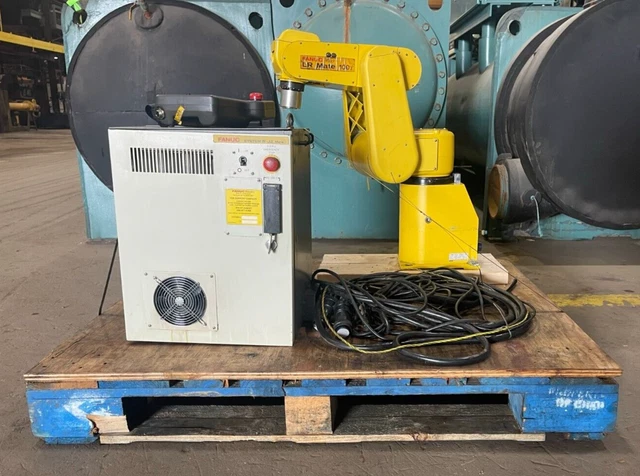 Fanuc Ltd Robot Lr Mate 100I A05B-1134-B001 W/ Fanuc R-J2 Mate A05B-2330-Boo5