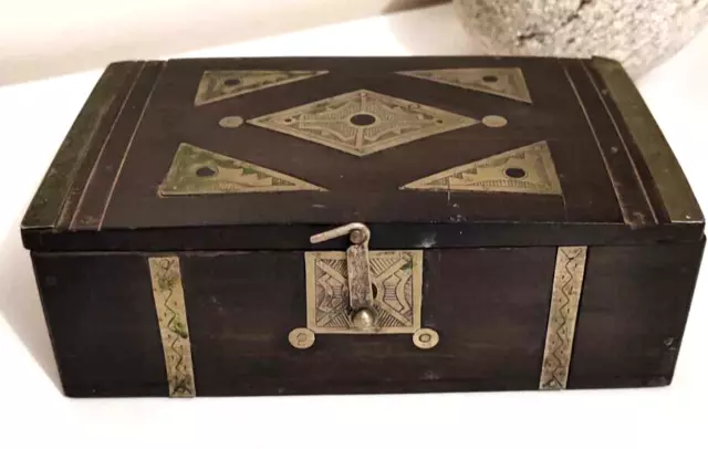 boîte coffre bijoux en bois et laiton ancienne rare - vintage