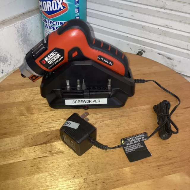 TALADRO INALÁMBRICO NEGRO Y DECKER LI4000 con cargador (AO5016411) probado funciona muy bien