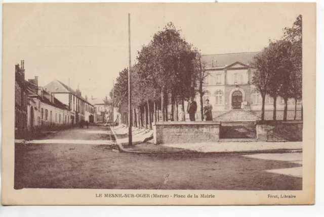 LE MESNIL SUR OGER - Marne - CPA 51 - La Mairie et la place