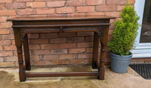 Titchmarsh & Goodwin Style Oak Console Hall Table - Stunning item