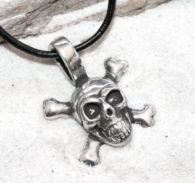 Pirate Biker Tête de Mort Gothique Étain Pendentif Cuir Collier