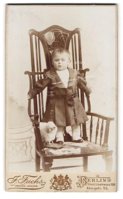 Fotografie J. Fuchs, Berlin, Friedrichstrasse 108, Portrait kleines Mädchen im