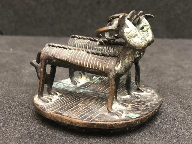 Poids à peser l’or Ghana Ashanti bronze bovidé vache Afrique 230 grammes lait