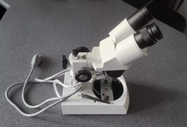 AMSCOPE 20X-40X BINOCULAR Stereo Microscope with 2 Halogen Lights £119. ...