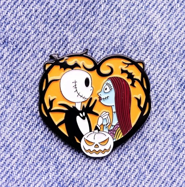 NIGHTMARE BEFORE CHRISTMAS Jack Skellington & Sally Heart Enamel Pin