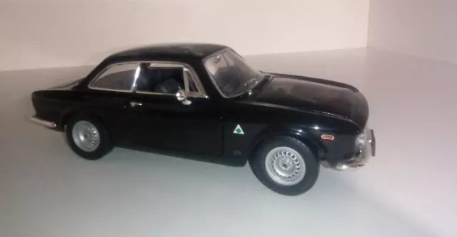 Road Signature Alfa Romeo Giulia Sprint Gta 1/18