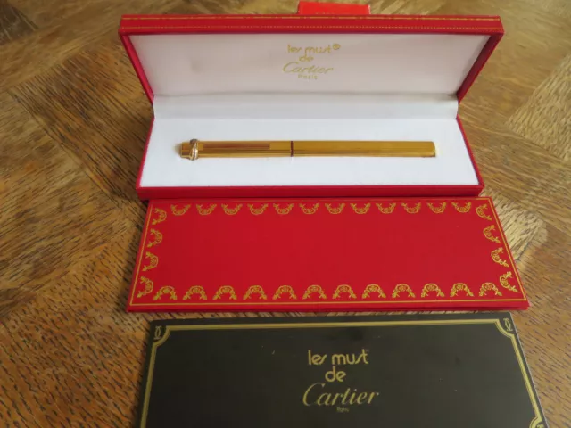 stylo plume must de Cartier modèle trinity