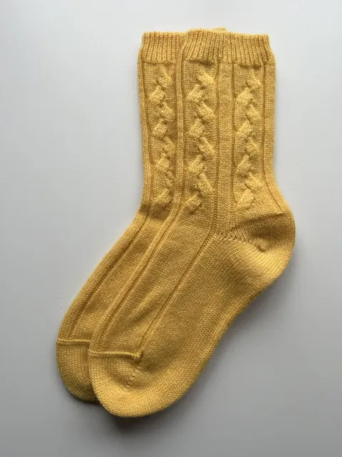 100% Pure Cashmere Mustard Yellow Thick Cable Knit Ladies Bed Socks Size 4-7