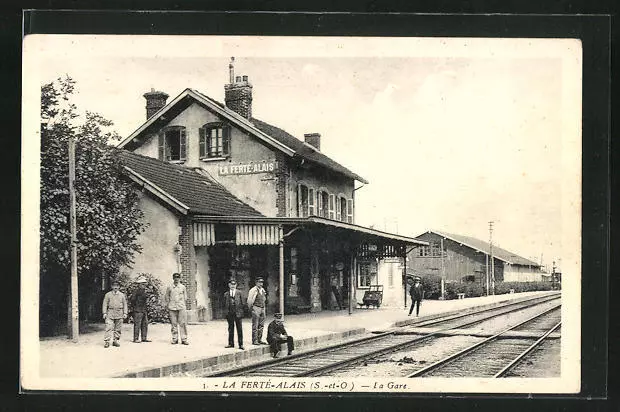 CPA La Ferte-Alais, La Gare