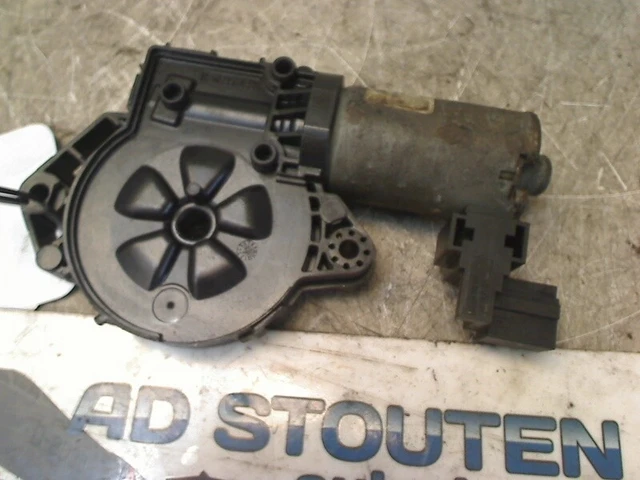0390200101 CABRIODACH MOTOR CABRIOLET ROOF MOTOR Mercedes-Benz A (W176) 2012