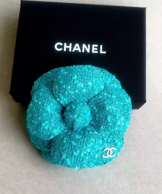 Chanel Camellia brooch tweed, Chanel Spilla Camelia Tweed, Vintage