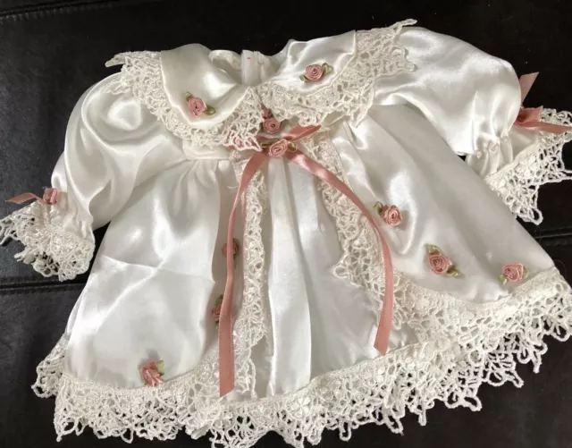 Puppenmode Kleid Nora, Weiß - Rosa 50 cm